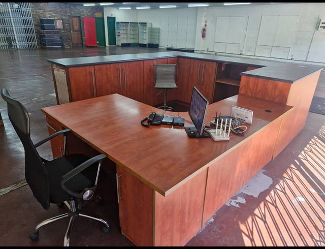 356M² BUILDING FOR SALE IN SPRINGS CENTRAL